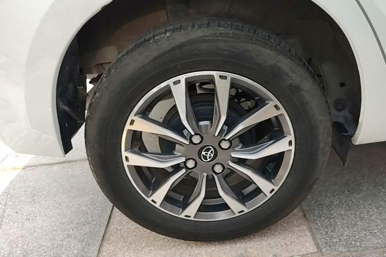 Used Toyota YARiS L Zhi Xuan 2022 1.5L CVT Leading PLUS Edition Right Rear Wheel Hub