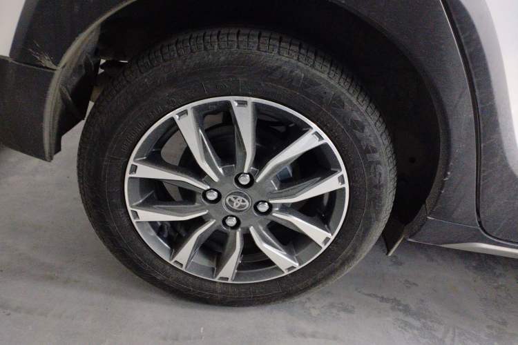 Used Toyota YARiS L Zhi Xuan 2022 X-Trail 1.5L CVT Luxury PLUS Edition Right Rear Wheel Hub