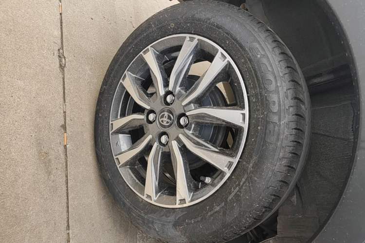 Used Toyota YARiS L Zhi Xuan 2022 X-Trail 1.5L CVT Luxury PLUS Edition Right Rear Wheel Hub
