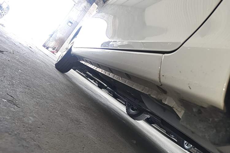 Used Toyota YARiS L Zhi Xuan 2022 1.5L CVT Leading PLUS Edition Right Side Sill