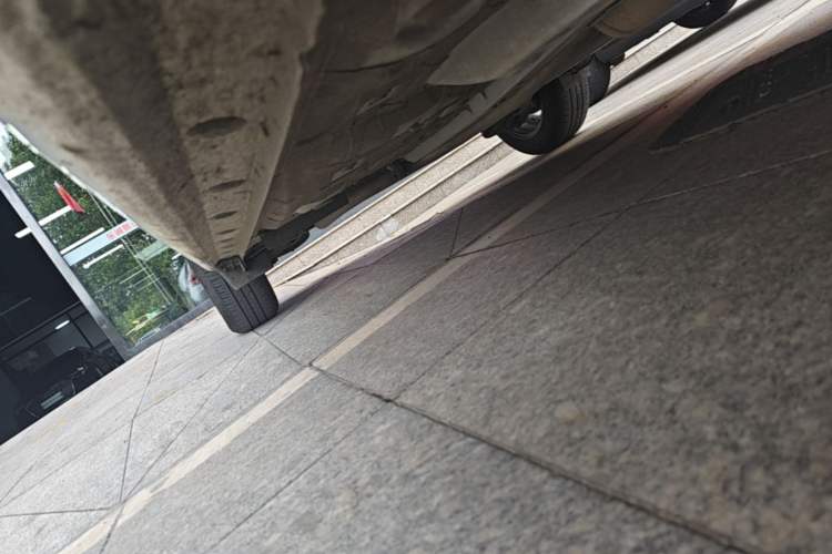 Used Toyota YARiS L Zhi Xuan 2022 1.5L CVT Leading PLUS Edition Right Side Sill
