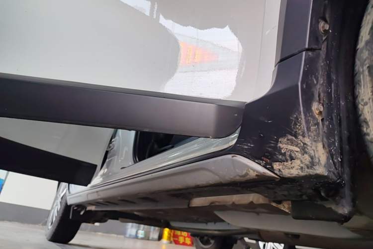 Used Toyota YARiS L Zhi Xuan 2022 X-Trail 1.5L CVT Luxury PLUS Edition Right Side Sill