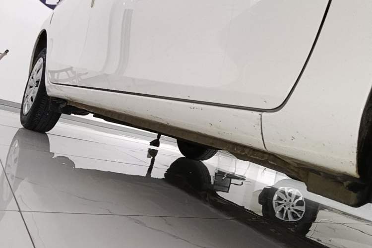 Used Toyota YARiS L Zhi Xuan 2022 1.5L CVT Leading PLUS Edition Right Side Sill