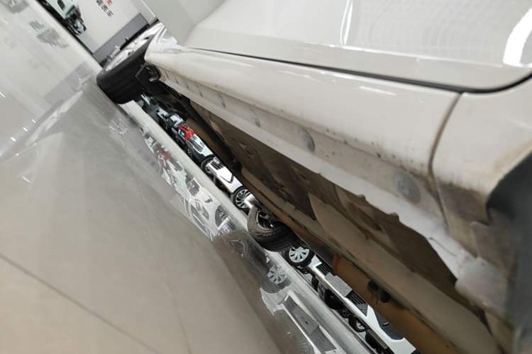 Used Toyota YARiS L Zhi Xuan 2022 1.5L CVT Leading PLUS Edition Right Side Sill