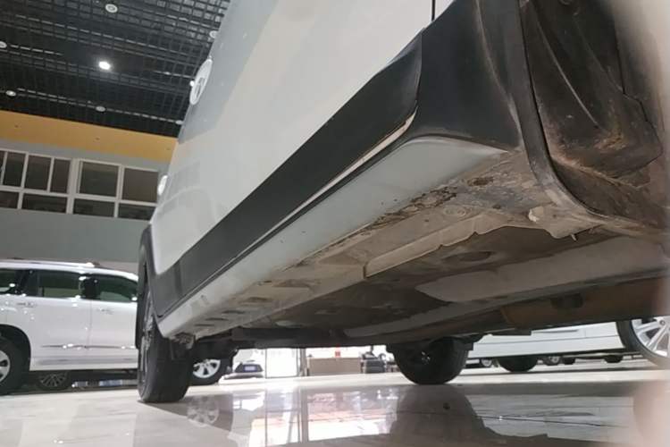 Used Toyota YARiS L Zhi Xuan 2022 X-Trail 1.5L CVT Luxury PLUS Edition Right Side Sill