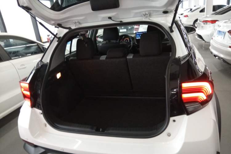 Used Toyota YARiS L Zhi Xuan 2022 X-Trail 1.5L CVT Leading PLUS Edition Trunk