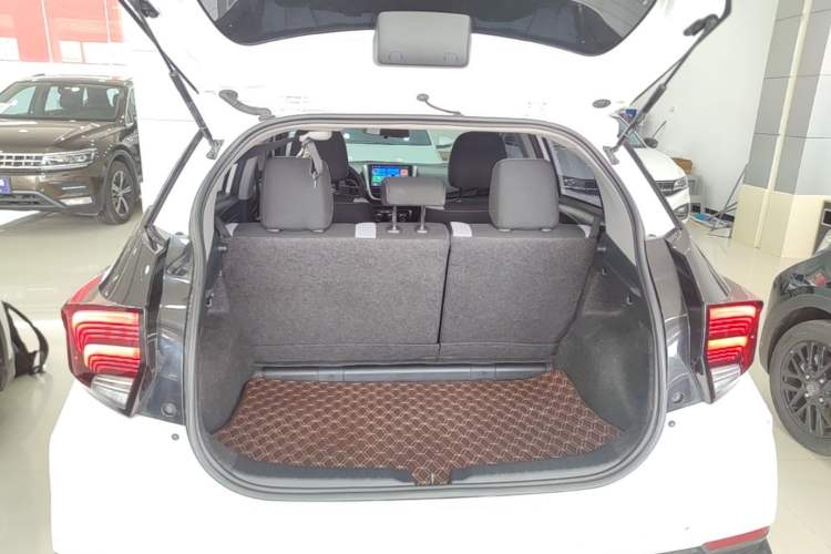 Used Toyota YARiS L Zhi Xuan 2022 X-Trail 1.5L CVT Leading PLUS Edition Trunk
