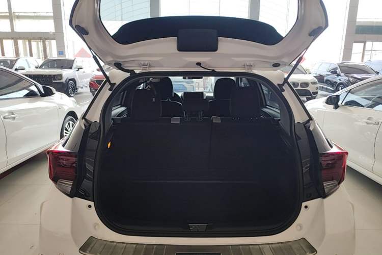 Used Toyota YARiS L Zhi Xuan 2022 X-Trail 1.5L CVT Leading PLUS Edition Trunk