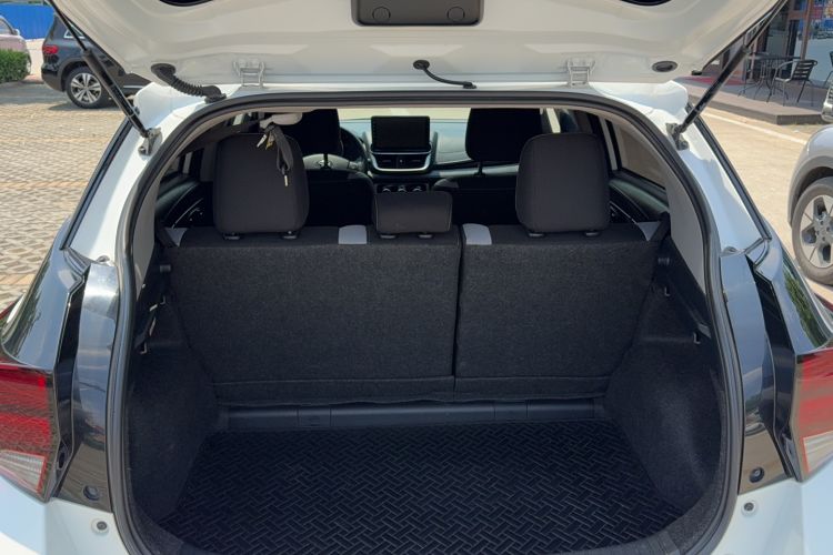 Used Toyota YARiS L Zhi Xuan 2022 X-Trail 1.5L CVT Leading PLUS Edition Trunk