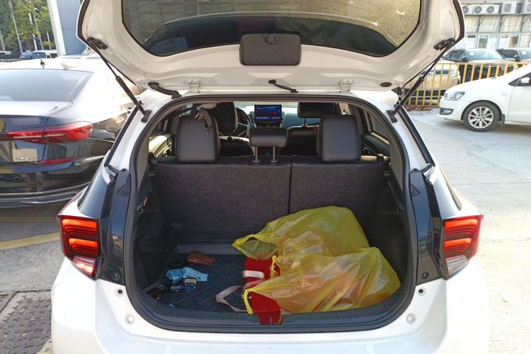 Used Toyota YARiS L Zhi Xuan 2022 X-Trail 1.5L CVT Luxury PLUS Edition Trunk