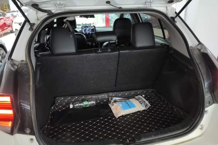Used Toyota YARiS L Zhi Xuan 2022 X-Trail 1.5L CVT Luxury PLUS Edition Trunk