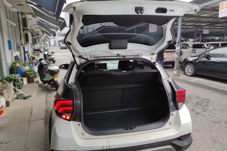 Used Toyota YARiS L Zhi Xuan 2022 X-Trail 1.5L CVT Luxury PLUS Edition Trunk