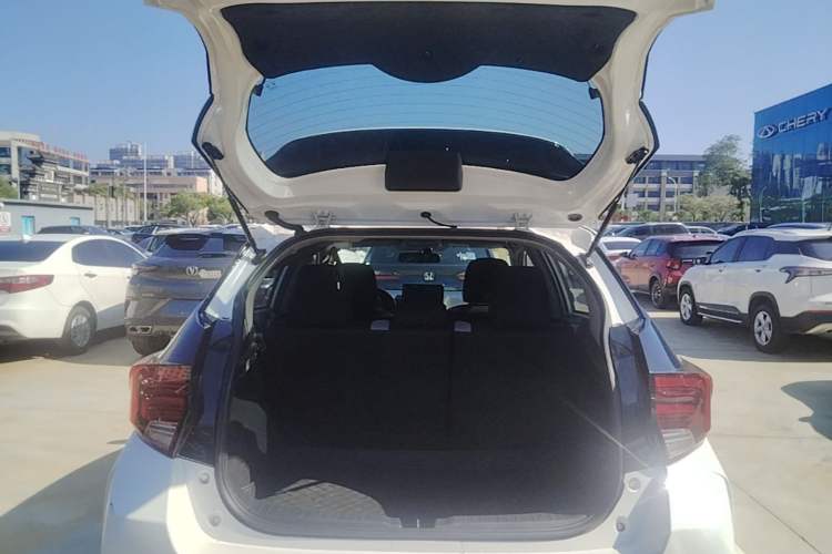 Used Toyota YARiS L Zhi Xuan 2022 X-Trail 1.5L CVT Leading PLUS Edition Trunk