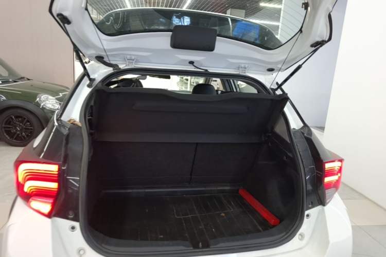 Used Toyota YARiS L Zhi Xuan 2022 X-Trail 1.5L CVT Prestige Edition Trunk