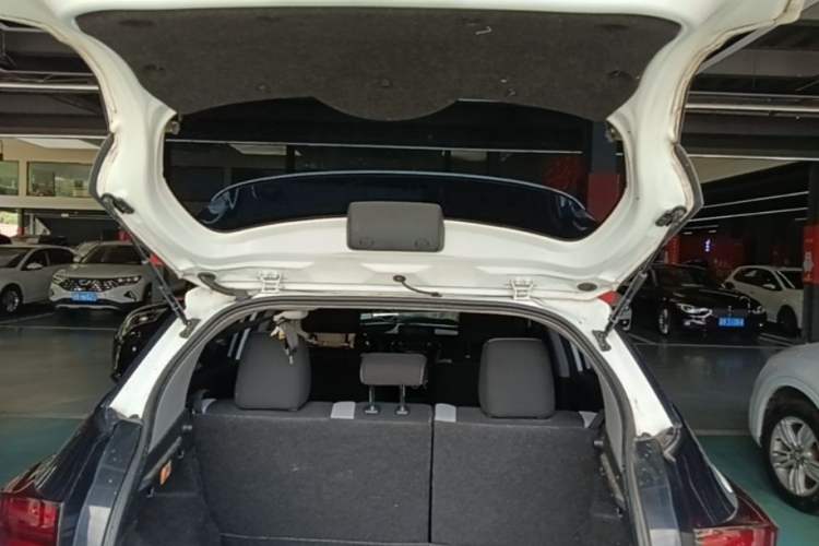 Used Toyota YARiS L Zhi Xuan 2022 X-Trail 1.5L CVT Leading PLUS Edition Trunk