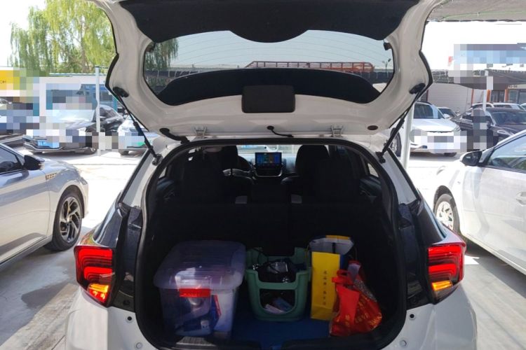 Used Toyota YARiS L Zhi Xuan 2022 X-Trail 1.5L CVT Leading PLUS Edition Trunk