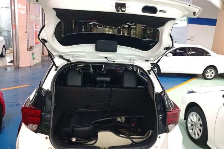 Used Toyota YARiS L Zhi Xuan 2022 X-Trail 1.5L CVT Luxury PLUS Edition Trunk