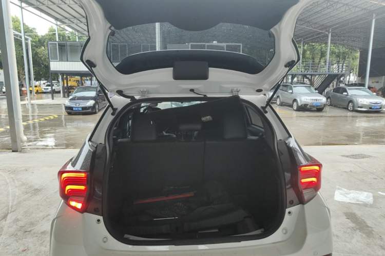Used Toyota YARiS L Zhi Xuan 2022 X-Trail 1.5L CVT Luxury PLUS Edition Trunk