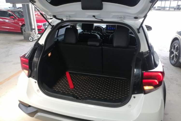 Used Toyota YARiS L Zhi Xuan 2022 X-Trail 1.5L CVT Luxury PLUS Edition Trunk