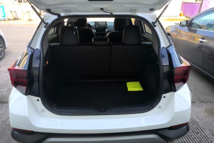 Used Toyota YARiS L Zhi Xuan 2022 X-Trail 1.5L CVT Leading PLUS Edition Trunk