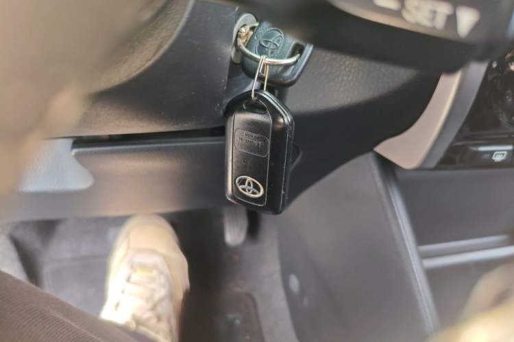 Used Toyota YARiS L Zhi Xuan 2022 X-Trail 1.5L CVT Leading PLUS Edition Vehicle Key