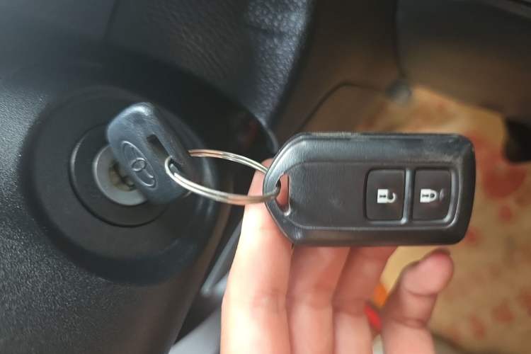 Used Toyota YARiS L Zhi Xuan 2022 X-Trail 1.5L CVT Leading PLUS Edition Vehicle Key