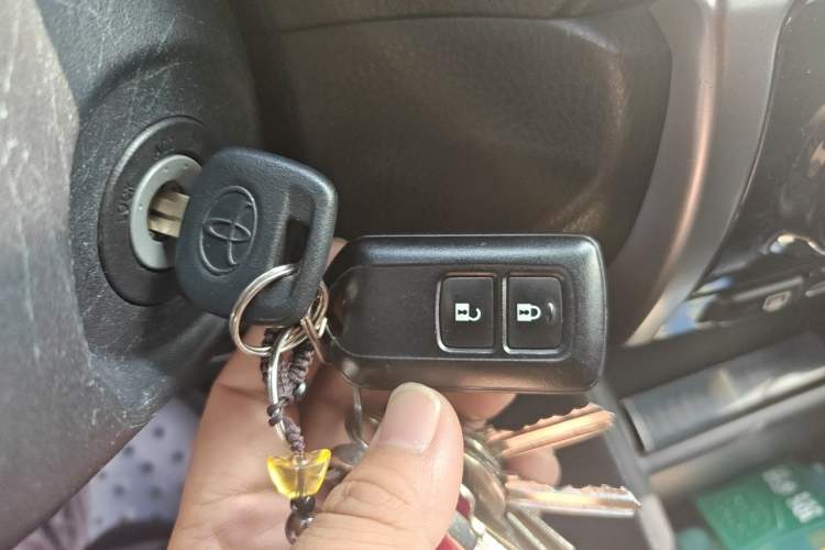Used Toyota YARiS L Zhi Xuan 2022 X-Trail 1.5L CVT Leading PLUS Edition Vehicle Key