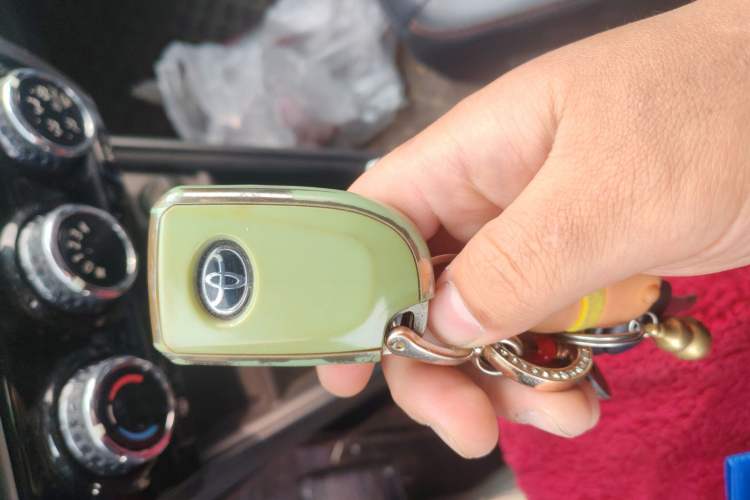 Used Toyota YARiS L Zhi Xuan 2022 X-Trail 1.5L CVT Luxury PLUS Edition Vehicle Key