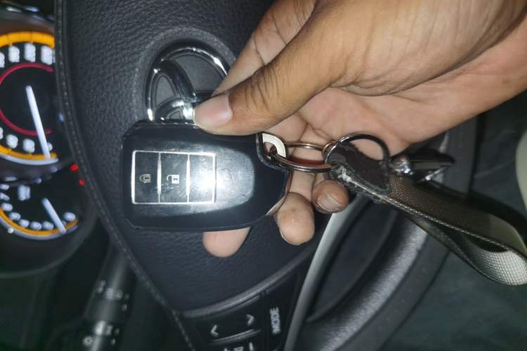 Used Toyota YARiS L Zhi Xuan 2022 X-Trail 1.5L CVT Luxury PLUS Edition Vehicle Key