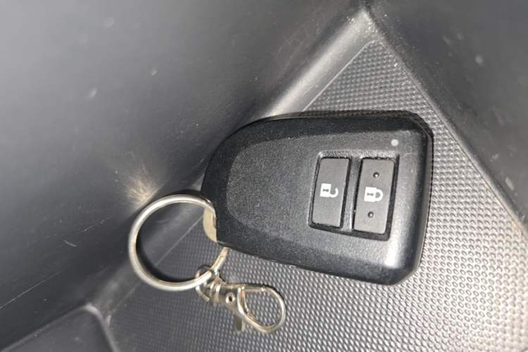 Used Toyota YARiS L Zhi Xuan 2022 X-Trail 1.5L CVT Luxury PLUS Edition Vehicle Key