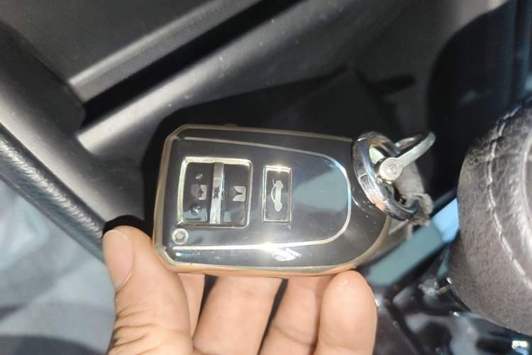 Used Toyota YARiS L Zhi Xuan 2022 X-Trail 1.5L CVT Luxury PLUS Edition Vehicle Key