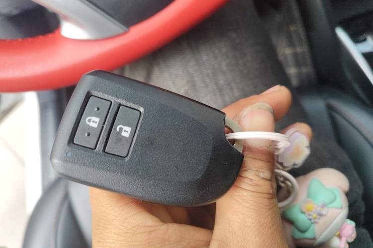 Used Toyota YARiS L Zhi Xuan 2022 X-Trail 1.5L CVT Luxury PLUS Edition Vehicle Key
