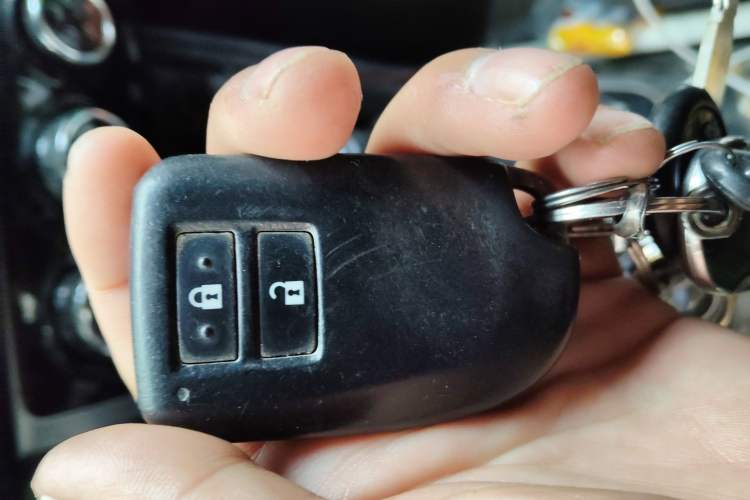 Used Toyota YARiS L Zhi Xuan 2022 X-Trail 1.5L CVT Luxury PLUS Edition Vehicle Key