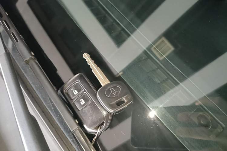 Used Toyota YARiS L Zhi Xuan 2022 1.5L CVT Leading PLUS Edition Vehicle Key