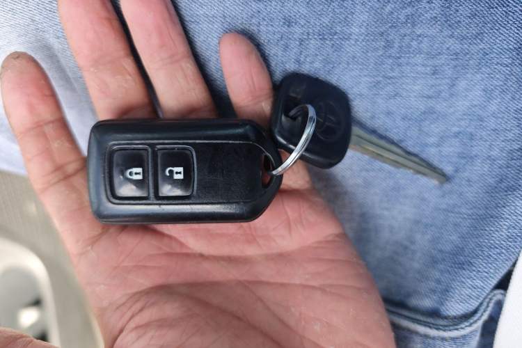 Used Toyota YARiS L Zhi Xuan 2022 X-Trail 1.5L CVT Leading PLUS Edition Vehicle Key