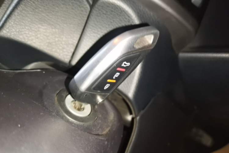 Used Toyota YARiS L Zhi Xuan 2022 X-Trail 1.5L CVT Leading PLUS Edition Vehicle Key