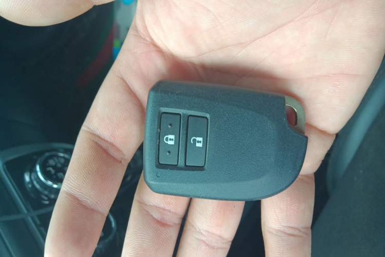 Used Toyota YARiS L Zhi Xuan 2022 X-Trail 1.5L CVT Luxury PLUS Edition Vehicle Key