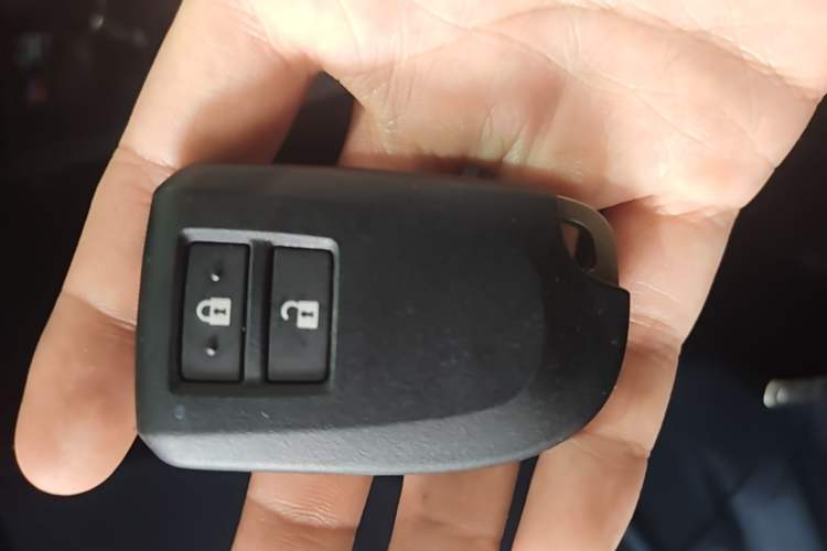 Used Toyota YARiS L Zhi Xuan 2022 X-Trail 1.5L CVT Luxury PLUS Edition Vehicle Key