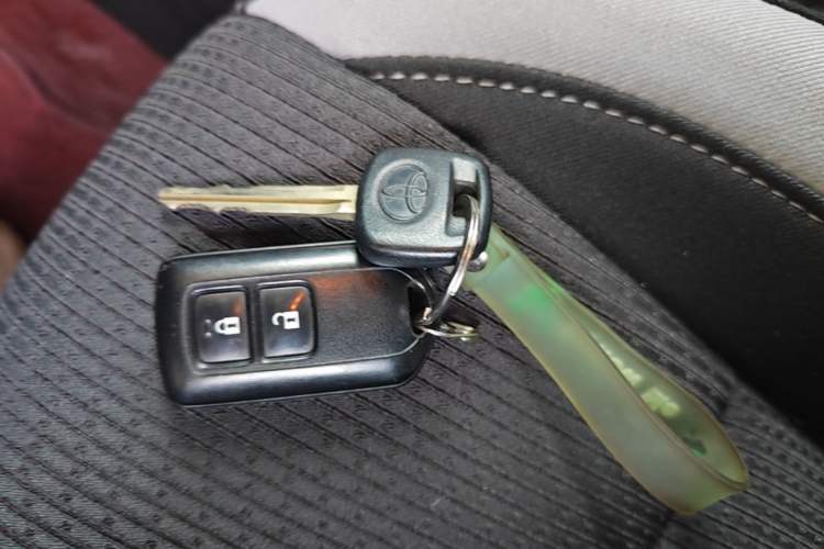 Used Toyota YARiS L Zhi Xuan 2022 X-Trail 1.5L CVT Leading PLUS Edition Vehicle Key