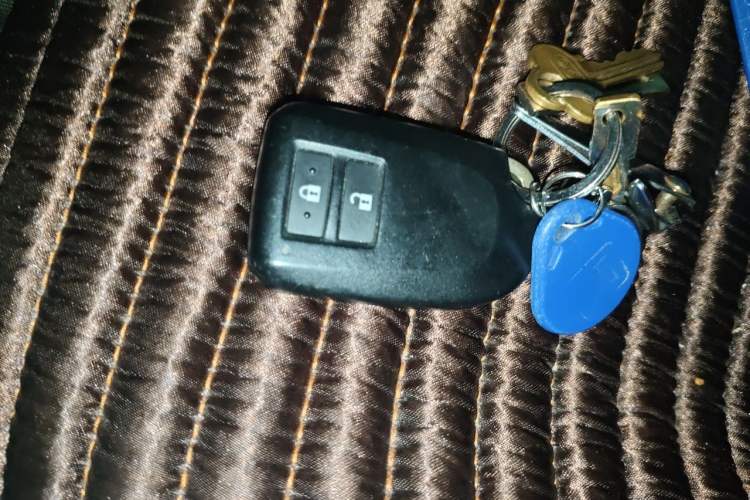 Used Toyota YARiS L Zhi Xuan 2022 X-Trail 1.5L CVT Luxury PLUS Edition Vehicle Key