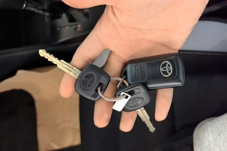 Used Toyota YARiS L Zhi Xuan 2022 1.5L CVT Leading PLUS Edition Vehicle Key