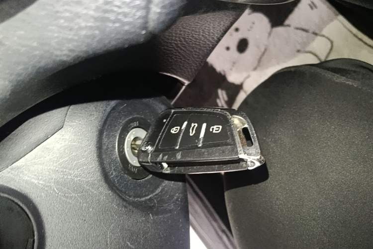 Used Toyota YARiS L Zhi Xuan 2022 1.5L CVT Leading PLUS Edition Vehicle Key
