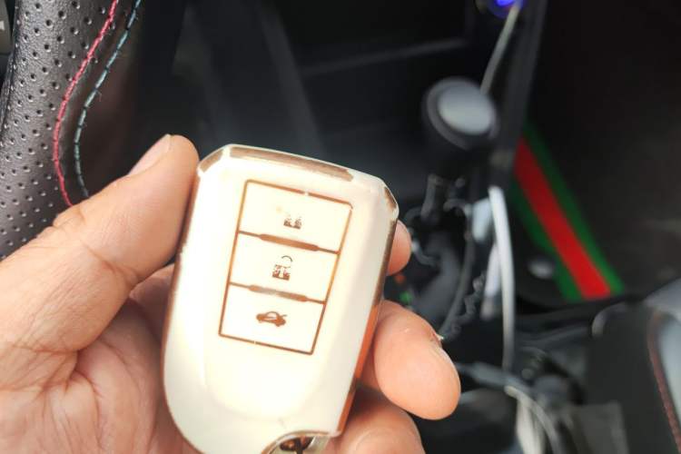 Used Toyota YARiS L Zhi Xuan 2022 X-Trail 1.5L CVT Luxury PLUS Edition Vehicle Key