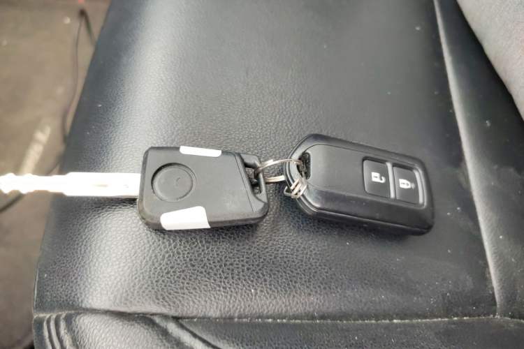 Used Toyota YARiS L Zhi Xuan 2022 X-Trail 1.5L CVT Leading PLUS Edition Vehicle Key
