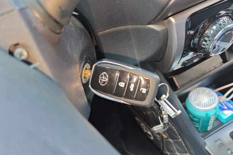 Used Toyota YARiS L Zhi Xuan 2022 1.5L CVT Leading PLUS Edition Vehicle Key