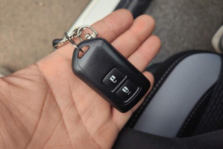 Used Toyota YARiS L Zhi Xuan 2022 X-Trail 1.5L CVT Leading PLUS Edition Vehicle Key