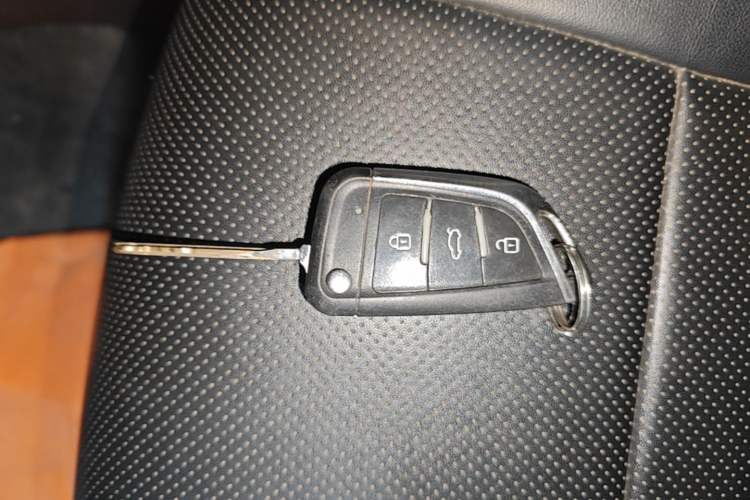 Used Toyota YARiS L Zhi Xuan 2022 X-Trail 1.5L CVT Leading PLUS Edition Vehicle Key