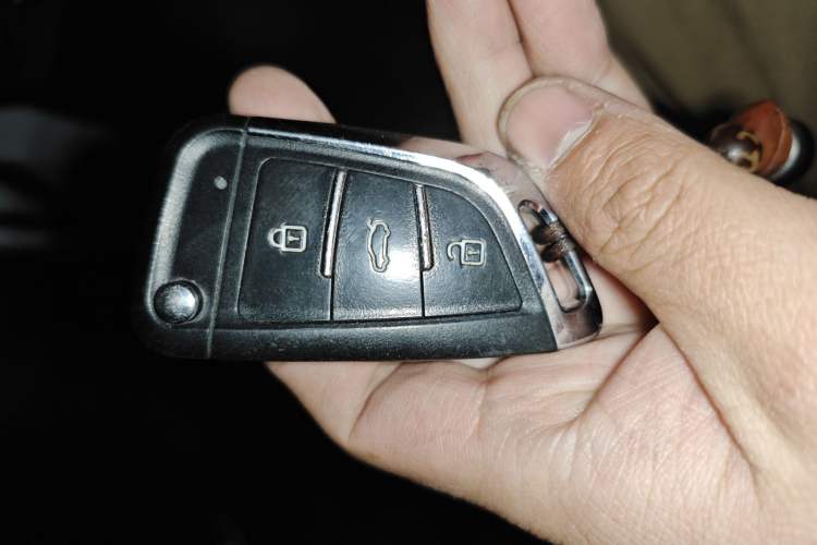 Used Toyota YARiS L Zhi Xuan 2022 X-Trail 1.5L CVT Leading PLUS Edition Vehicle Key