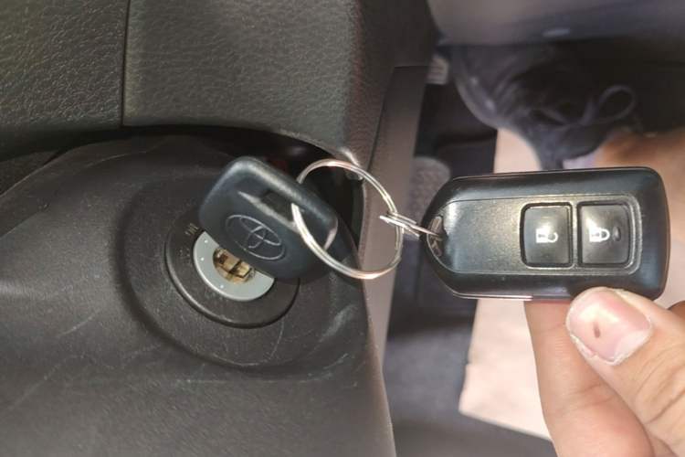 Used Toyota YARiS L Zhi Xuan 2022 X-Trail 1.5L CVT Leading PLUS Edition Vehicle Key