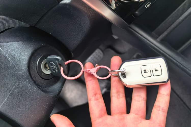 Used Toyota YARiS L Zhi Xuan 2022 X-Trail 1.5L CVT Leading PLUS Edition Vehicle Key